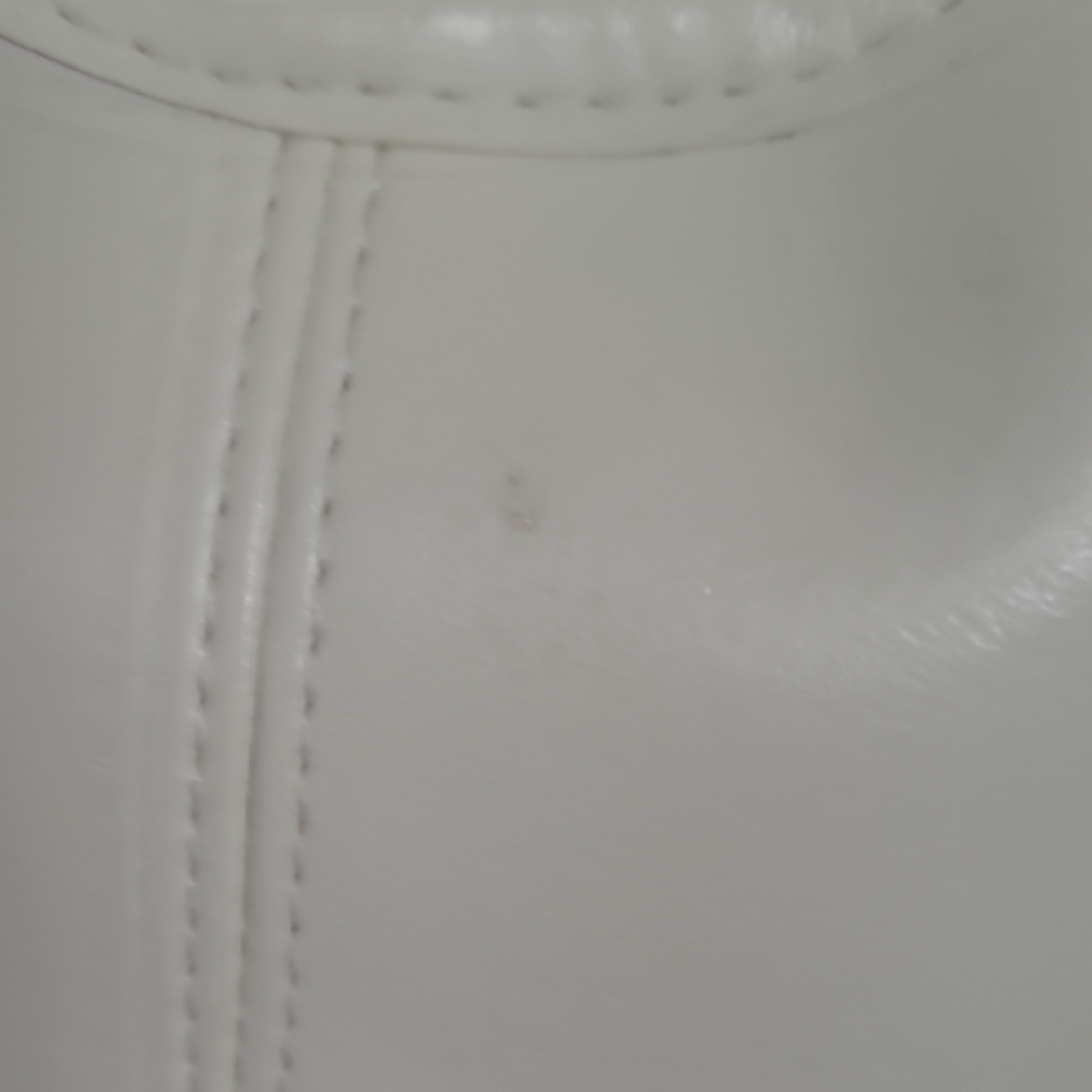 Elegant White Women's Handbag - Picture 3 of 8